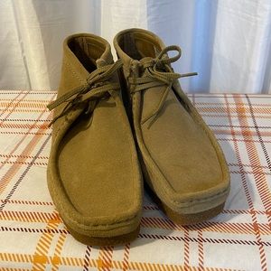 Clarks® Shacre Men's Suede Chukka Boots (Wallabee)